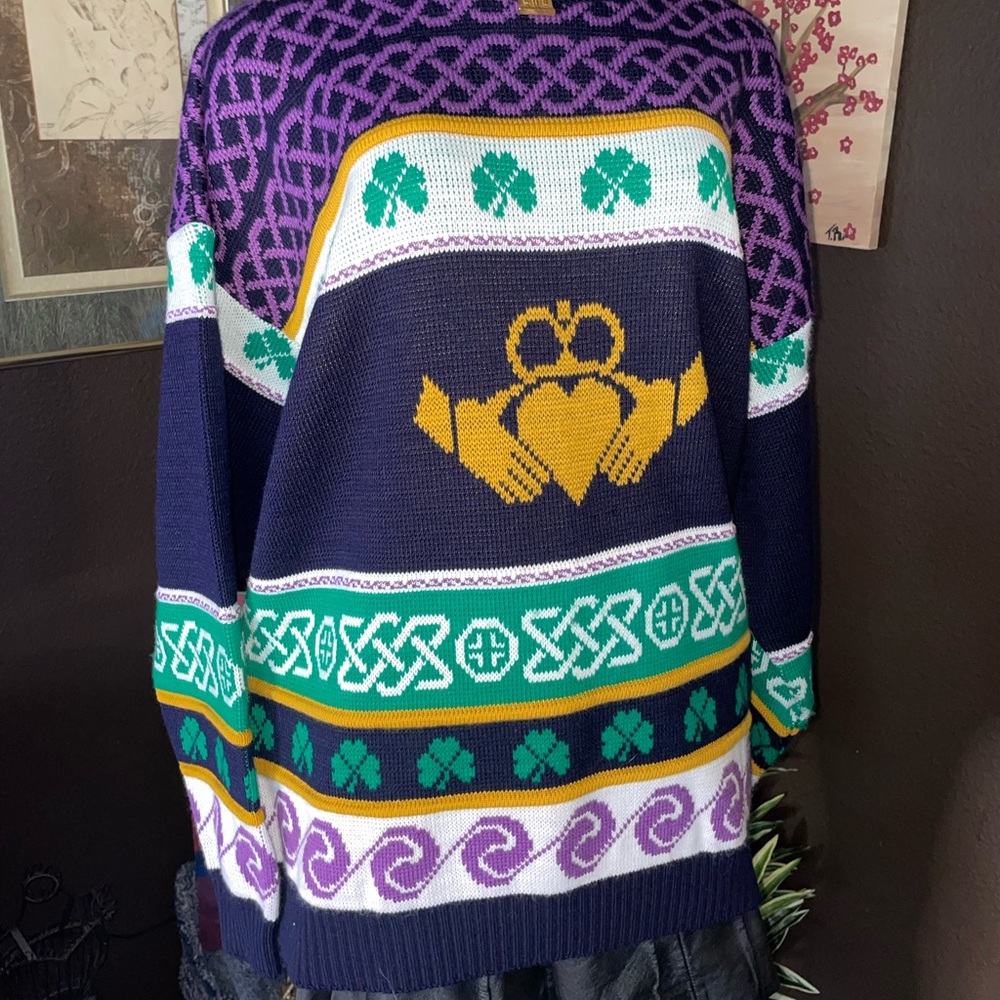 💙Emerald Isle Vintage beautiful sweater in great condition